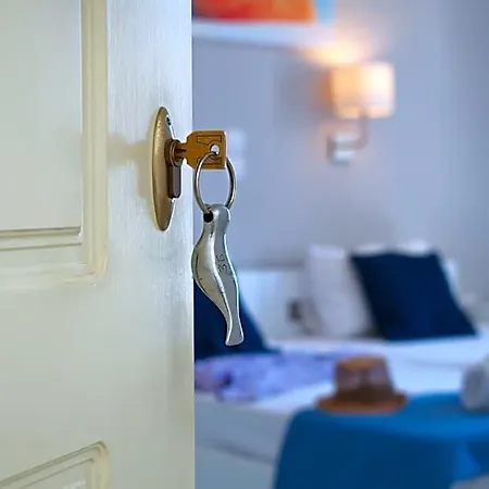 Camara Hotel 2*